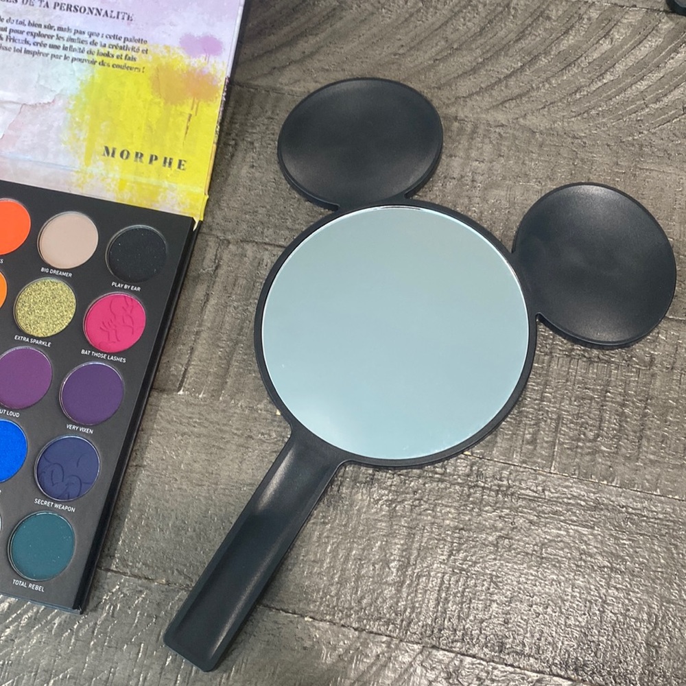 Morphe Mickey & Friends Makeup Palette & Mirror - Picture 6 of 7
